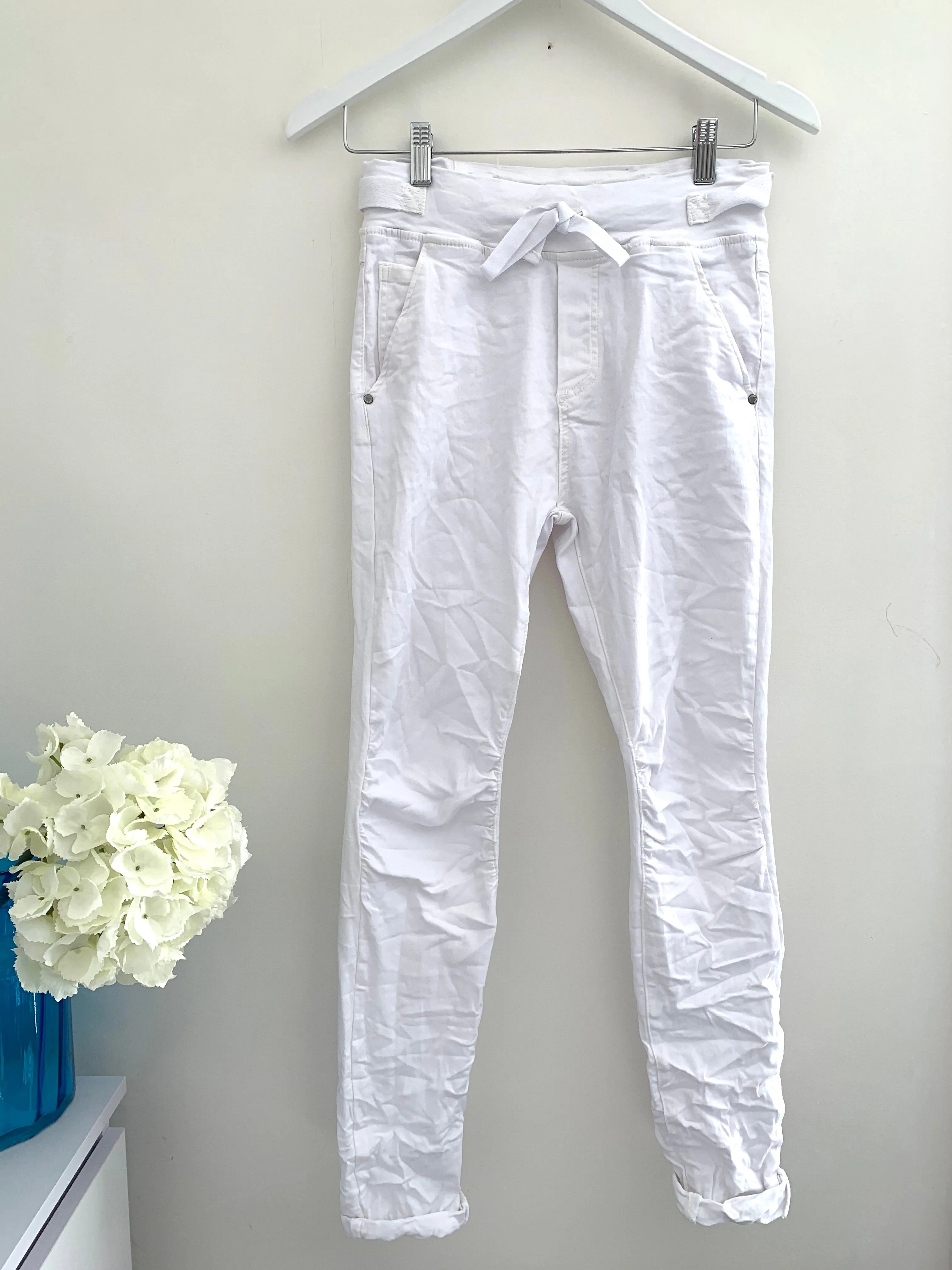Jean Joggers in White